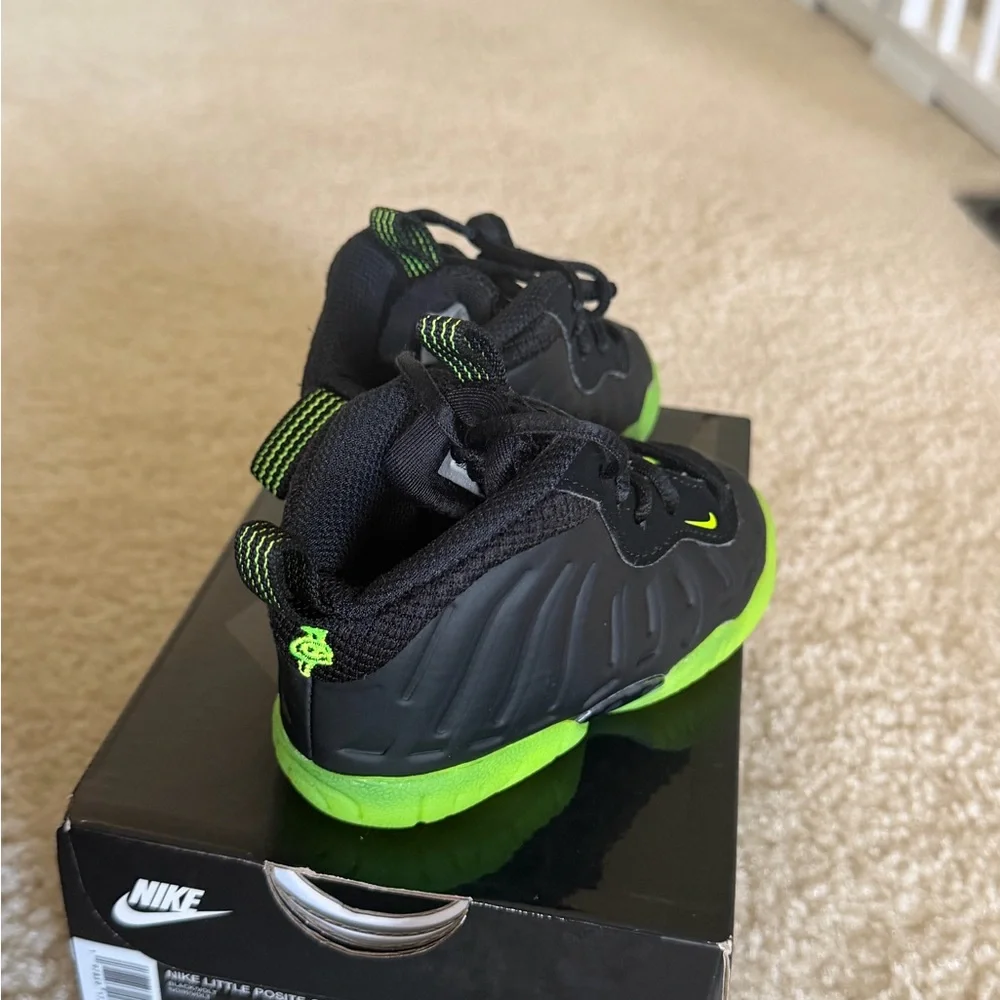 Nike Little Posite One sneakers w/black Foam posite & Volt